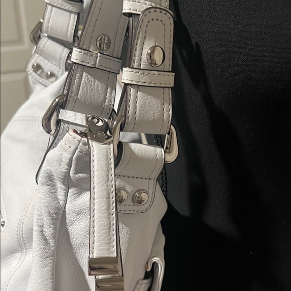 B. Makowsky White Hobo Shoulder Bag Silver Hardware - Picture 5 of 11